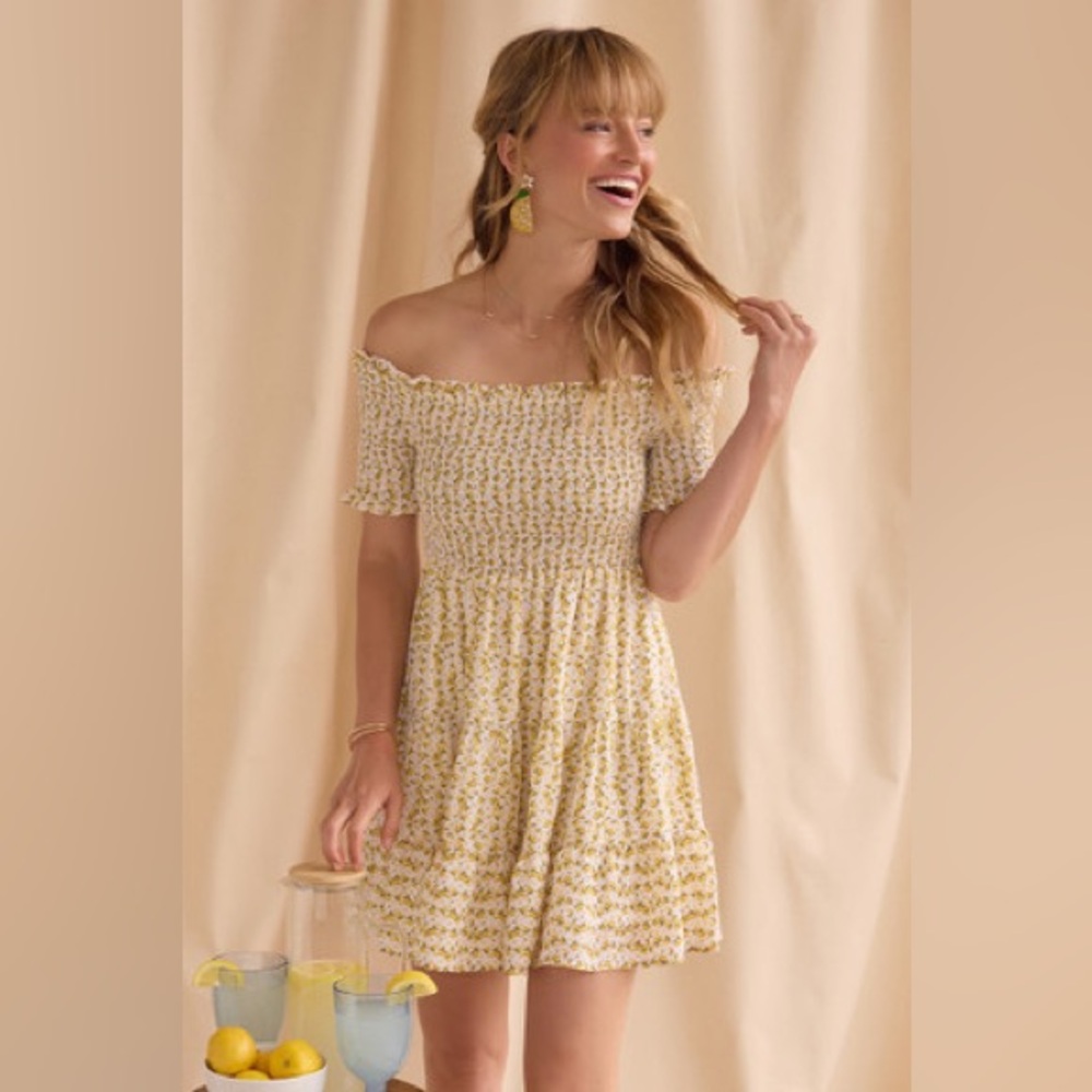 NWOT S Francesca’s Smocked Off-Shoulder Floral Mini Dress in Lemons